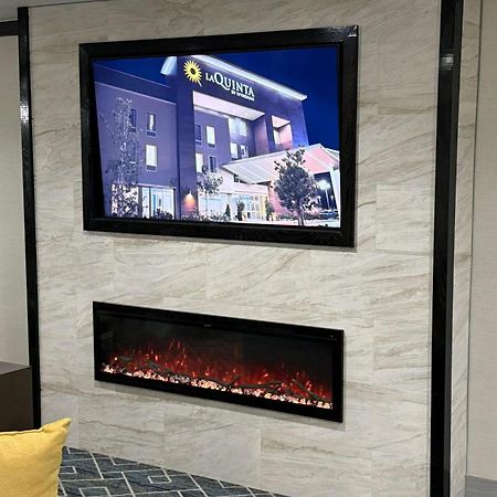 La Quinta Inn & Suites By Wyndham Peru Starved Rock St Park Extérieur photo