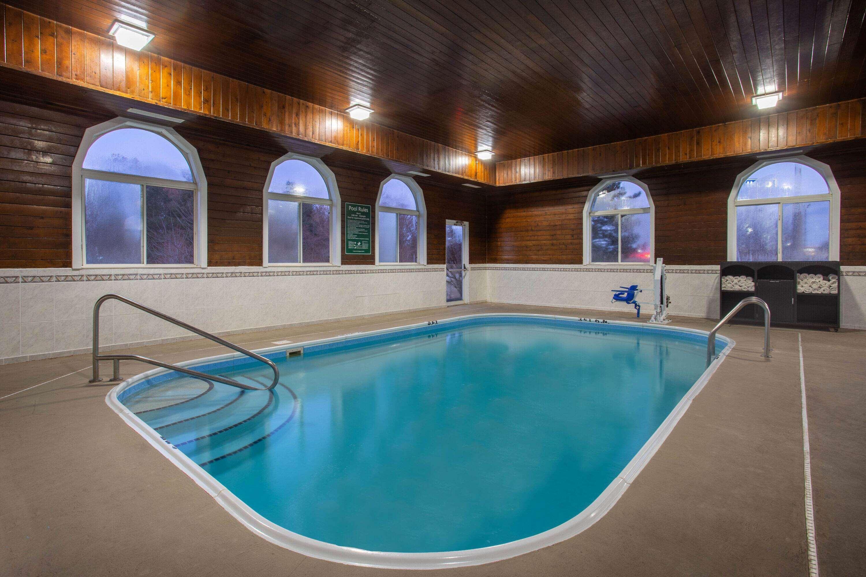 La Quinta Inn & Suites By Wyndham Peru Starved Rock St Park Extérieur photo
