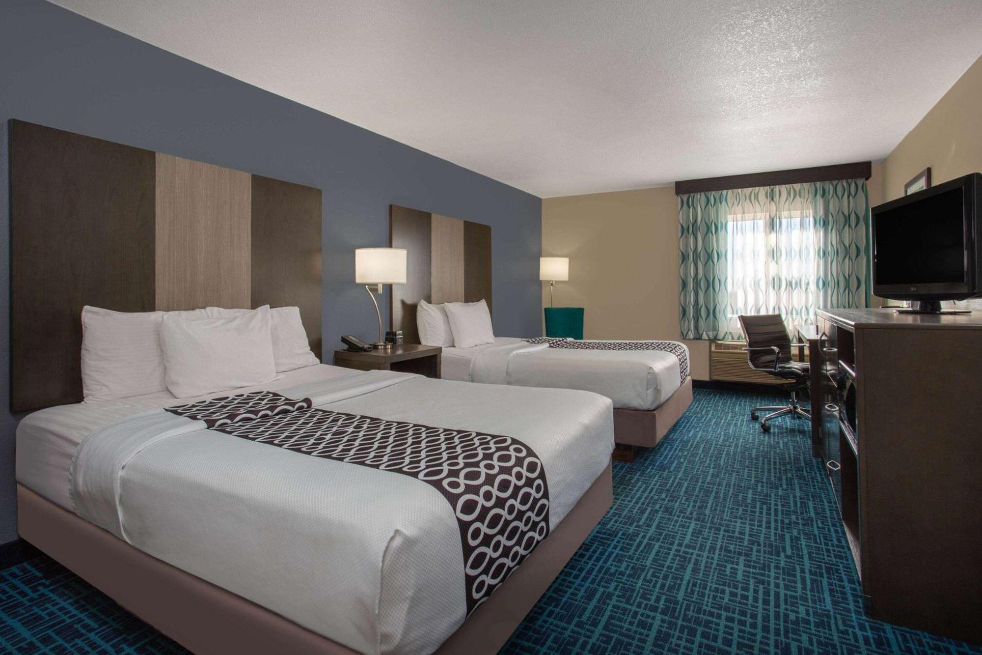 La Quinta Inn & Suites By Wyndham Peru Starved Rock St Park Extérieur photo