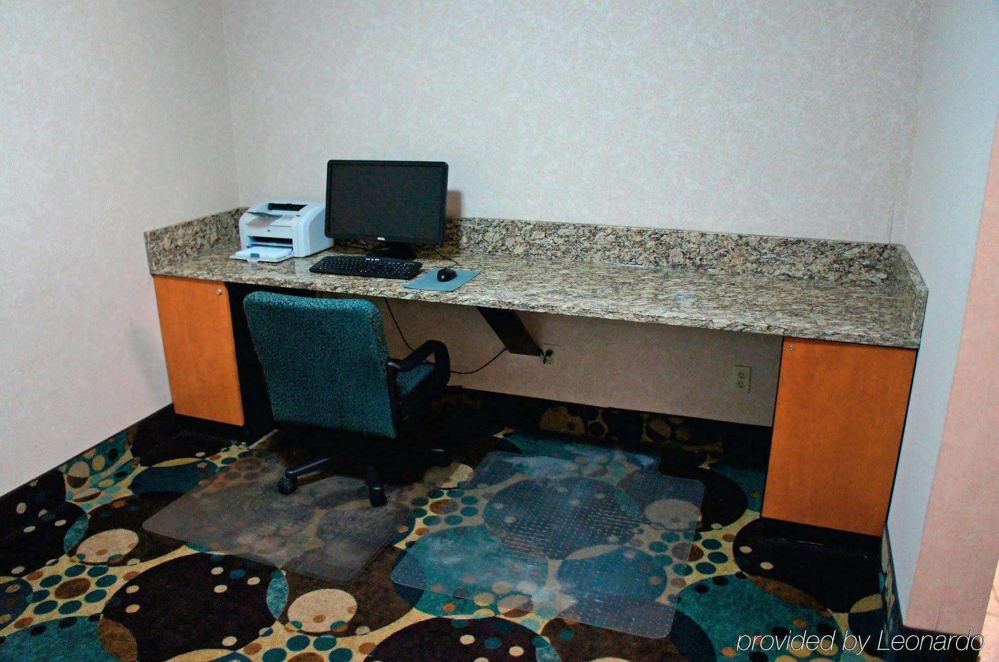 La Quinta Inn & Suites By Wyndham Peru Starved Rock St Park Extérieur photo