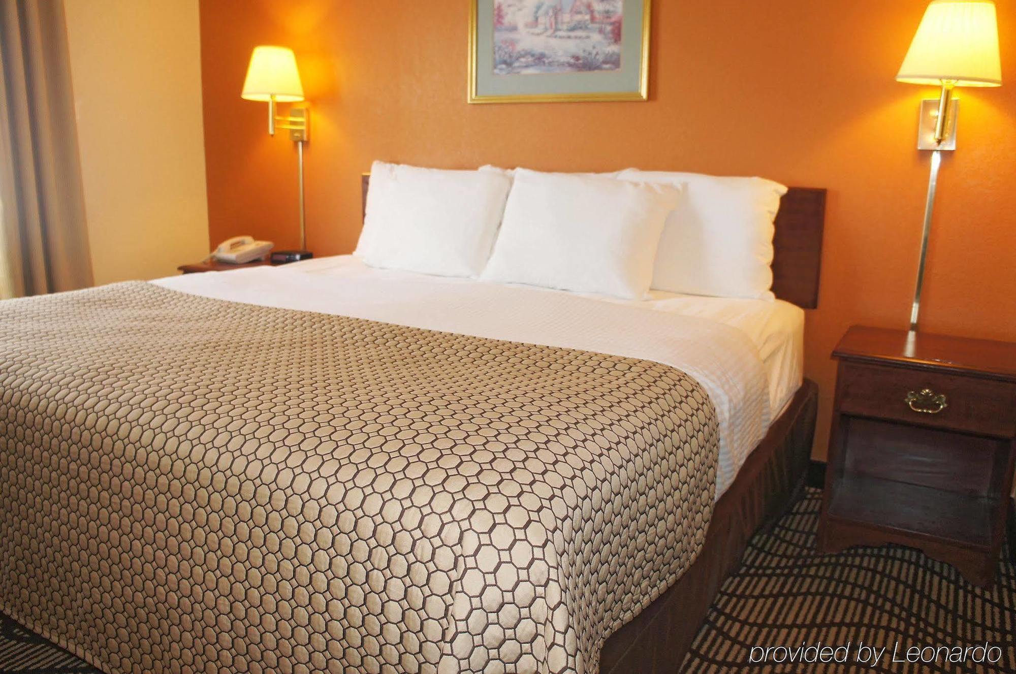 La Quinta Inn & Suites By Wyndham Peru Starved Rock St Park Extérieur photo